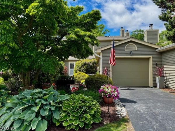 11 Old Fourth Dr, Jefferson, NJ 07438