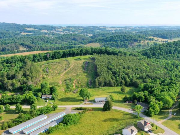 294 Milldale Rd, Dandridge, TN 37725