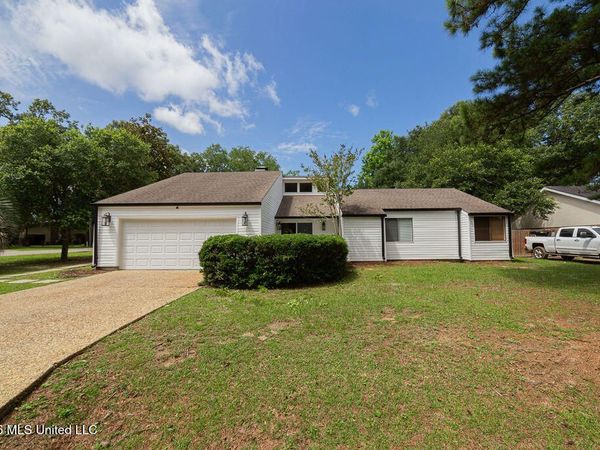 5420 Diamondhead Drive, Diamondhead, MS 39525