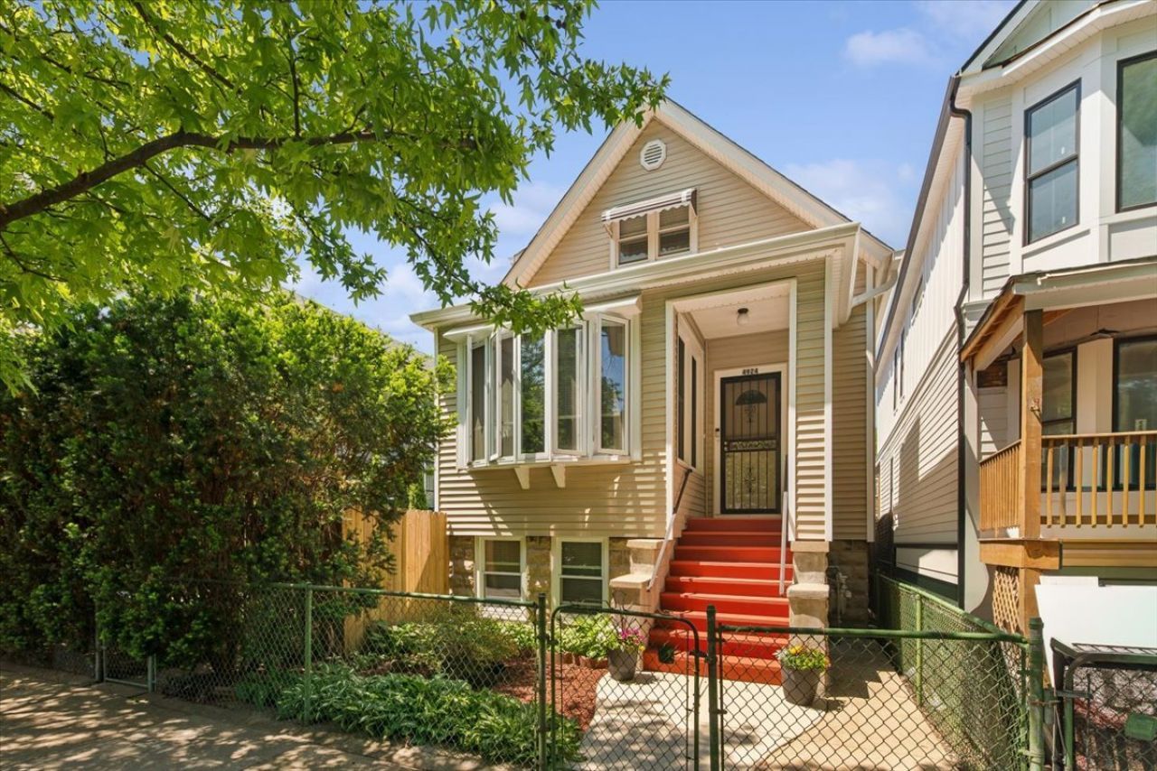 4924 N Seeley Avenue, Chicago, IL 60625