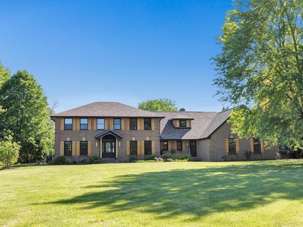 2004 LEDGEVIEW ROAD, De Pere, WI 54115