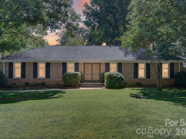 6221 Woodbridge Road, Charlotte, NC 28227