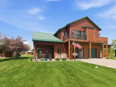 33176 170th Lane, Unit 9, Isle, MN 56342