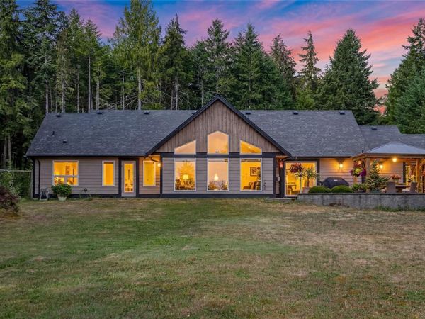 1737 Galvin Pl , Qualicum Beach, BC V9K 2V3
