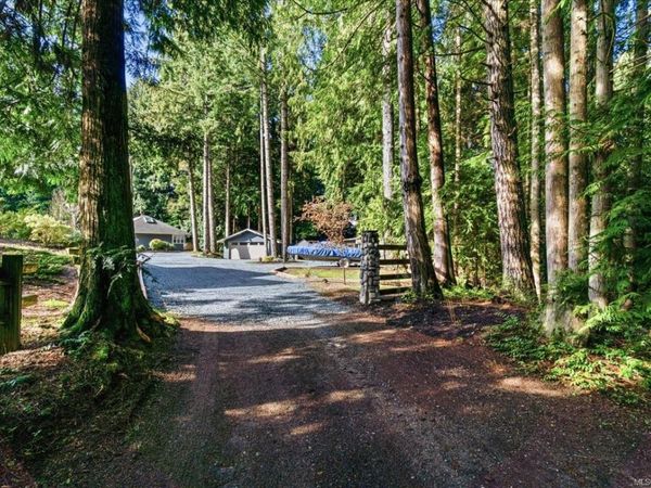 324 Chester Rd , Qualicum Beach, BC V9K 1B9