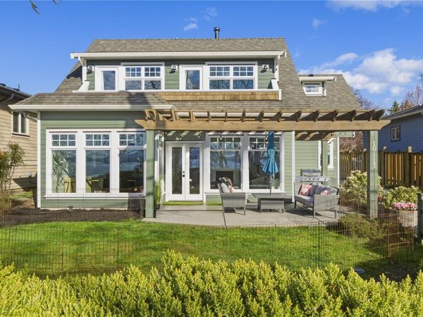 10117 West Saanich Rd , North Saanich, BC V8L 5T6
