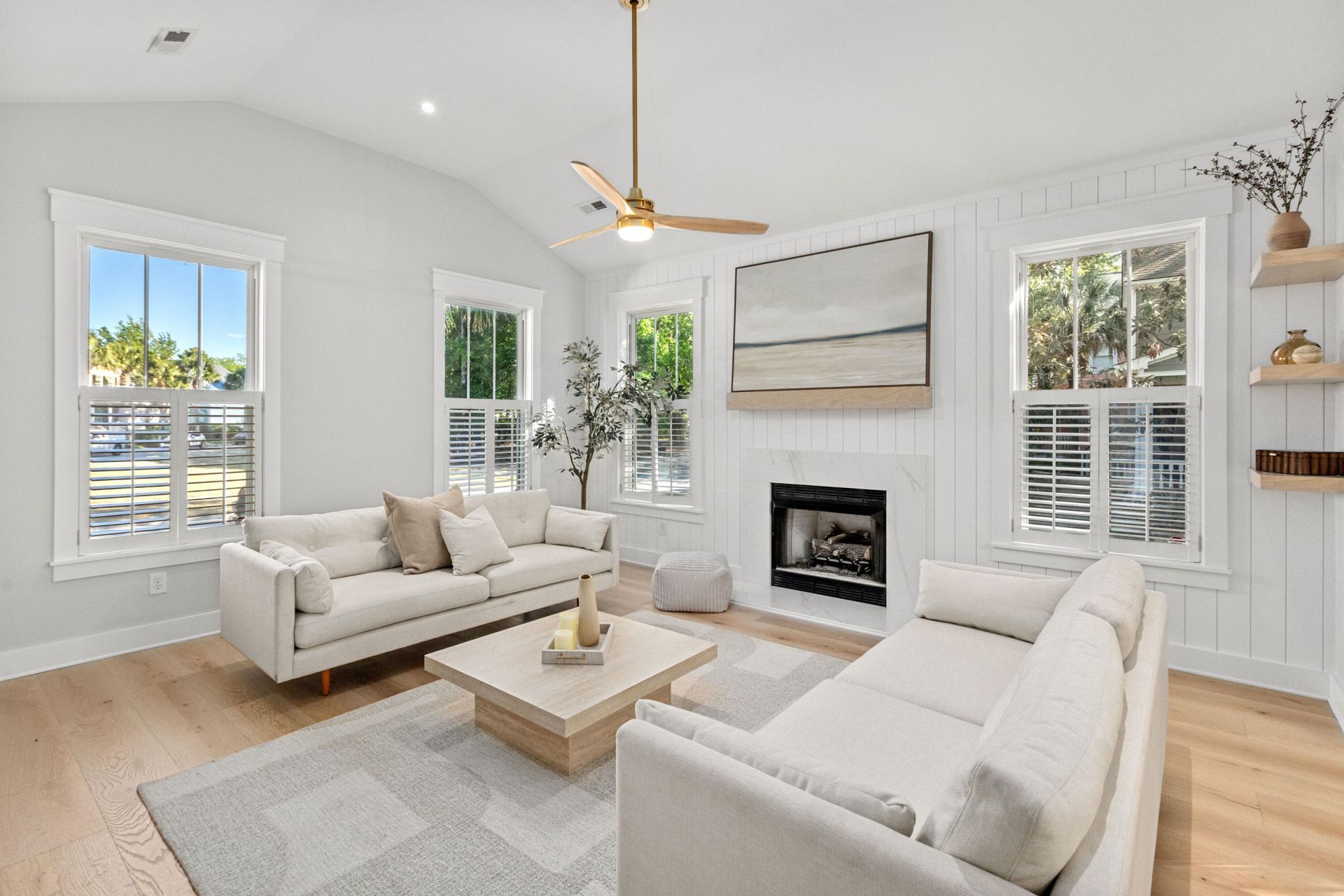 1063 Barfield Street Photo 17