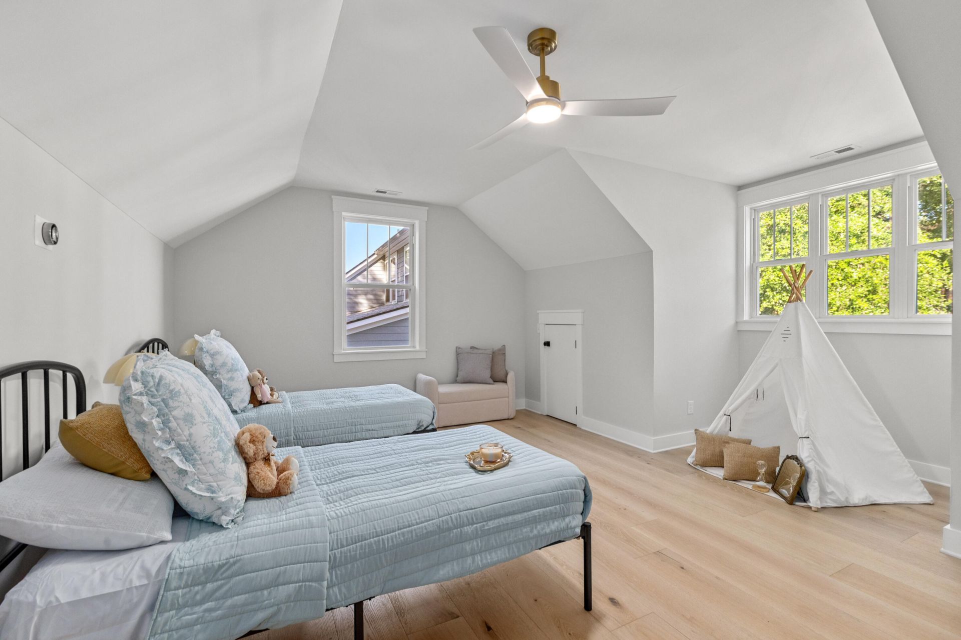 1063 Barfield Street Photo 20
