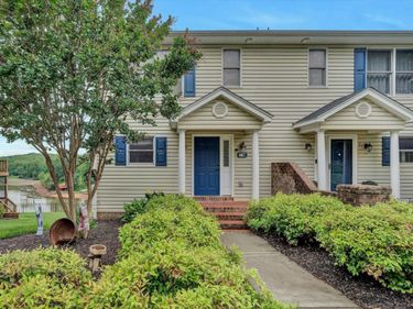 375 Cambridge Court, Hardy, VA 24101