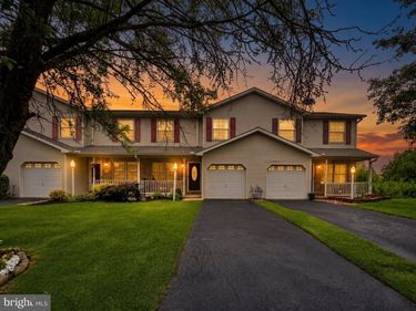 2989 ROBIN ROAD, YORK, PA 17404