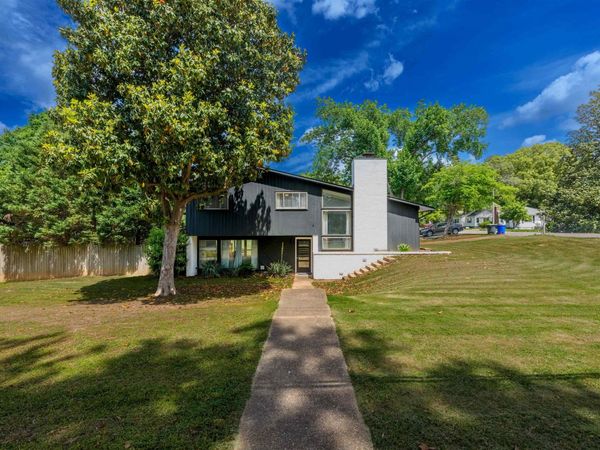 350 Beverly Ave, Florence, AL 35630