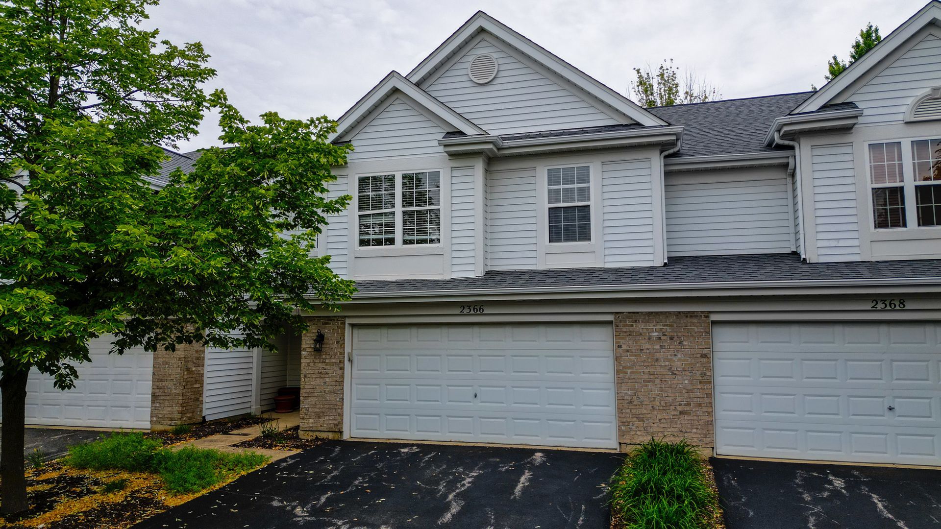 2366 Foxmoor Lane , Aurora, IL 60502