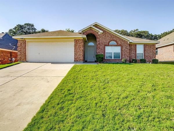 2230 Cancun Drive , Mansfield, TX 76063