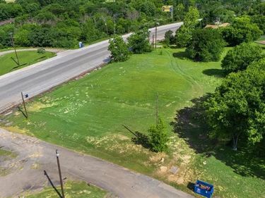 4528 Rolling Hills Drive , Fort Worth, TX 76119