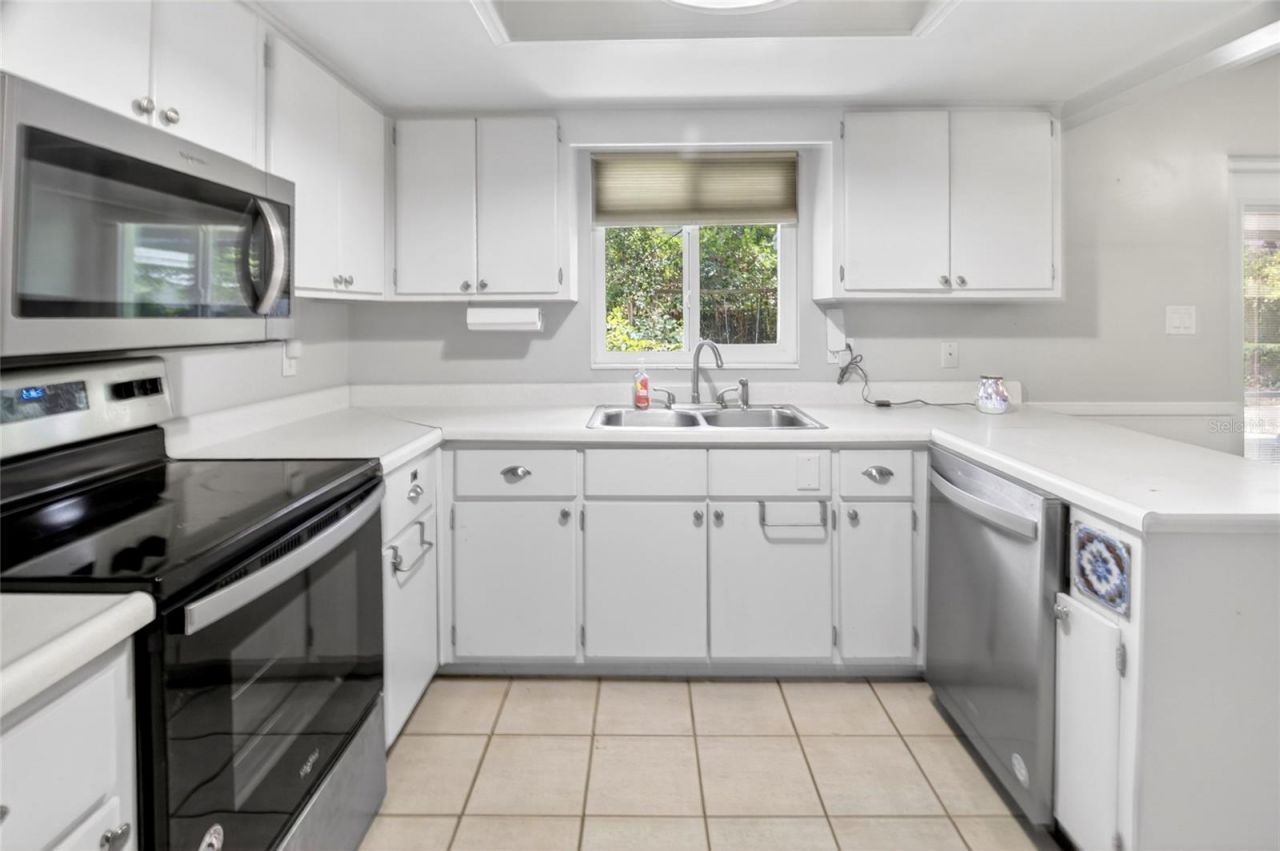 1915 NW 42nd Place, Gainesville, FL 32605 Photo