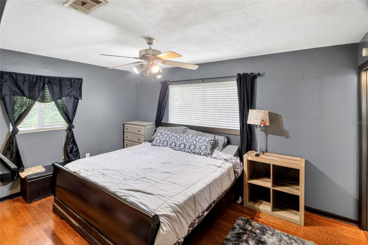 1915 NW 42nd Place, Gainesville, FL 32605 Photo