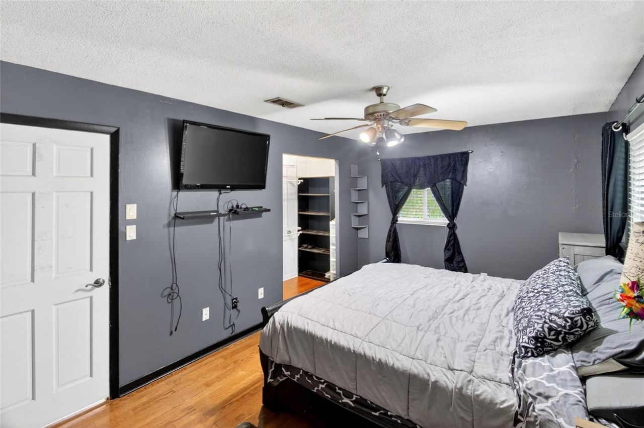 1915 NW 42nd Place, Gainesville, FL 32605 Photo