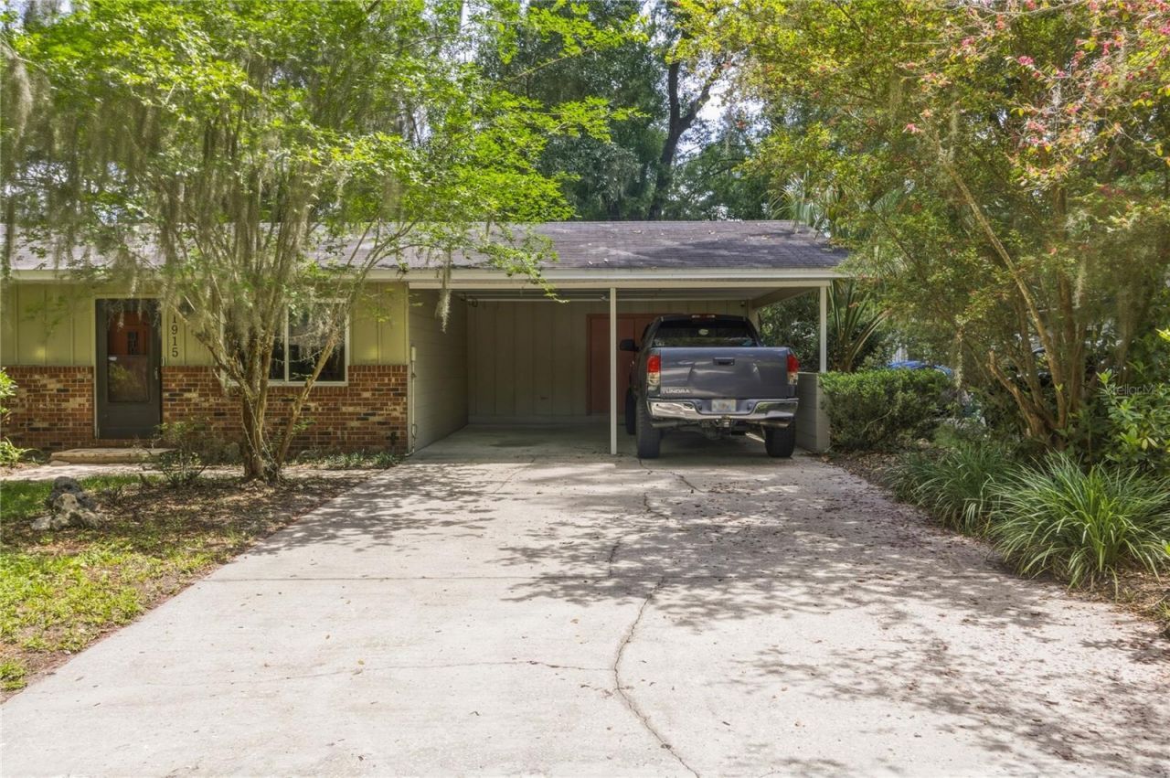 1915 NW 42nd Place, Gainesville, FL 32605 Photo