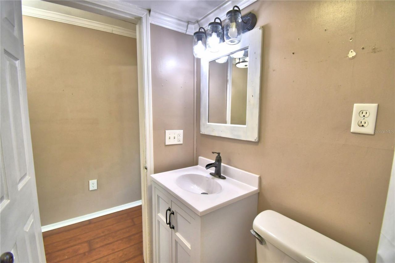 215 S Ilakee Avenue , Lake Alfred, FL 33850 Photo