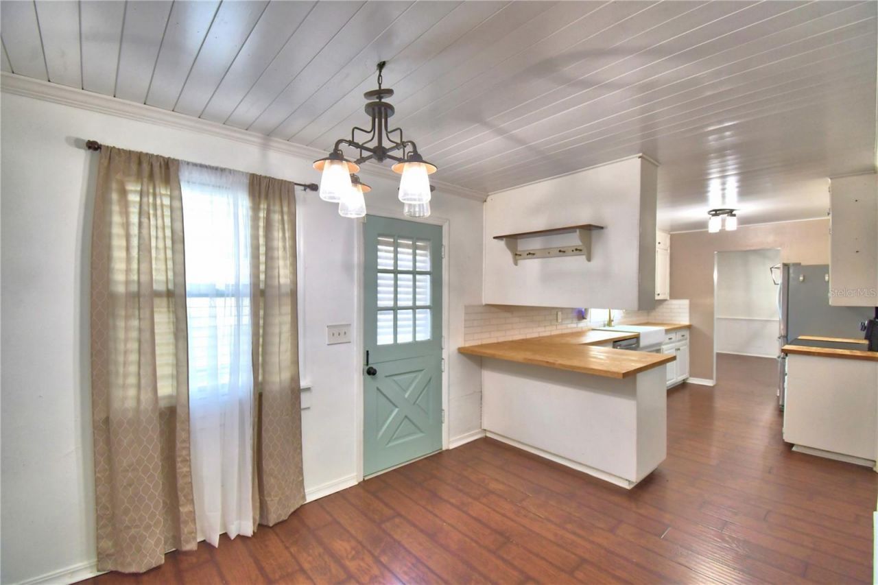 215 S Ilakee Avenue , Lake Alfred, FL 33850 Photo
