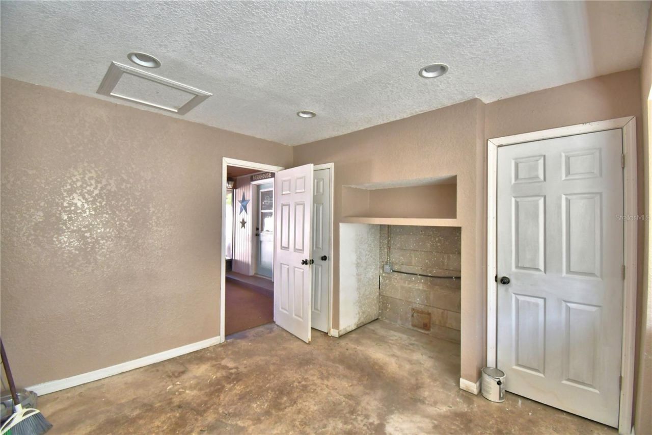 215 S Ilakee Avenue , Lake Alfred, FL 33850 Photo