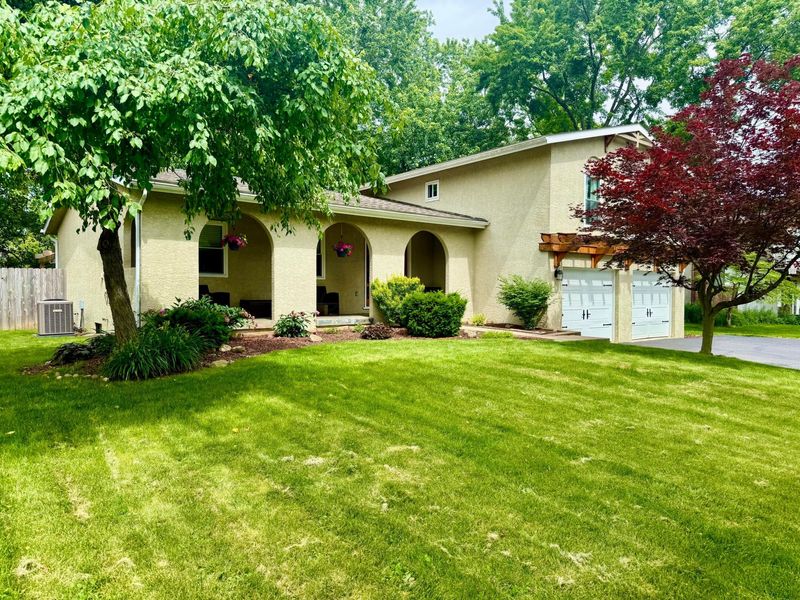 1379 Brenthaven Place, Columbus, OH 43228 Photo 3