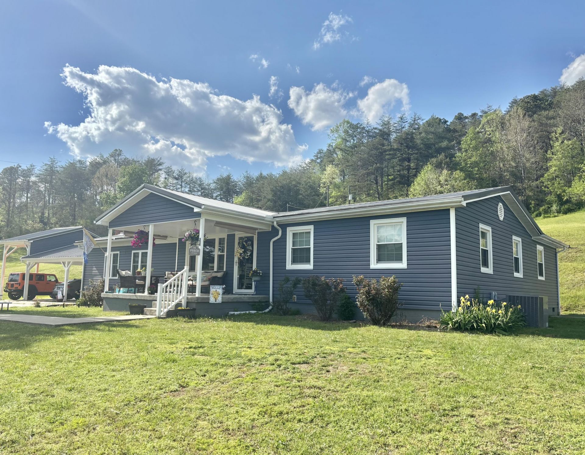 1040 HIGHWAY 469 , Martha, KY 41159