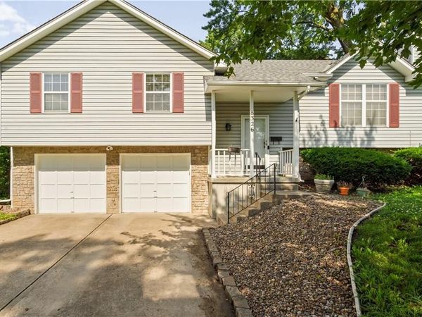 8326 CENTRAL Street, Kansas City, MO 64114