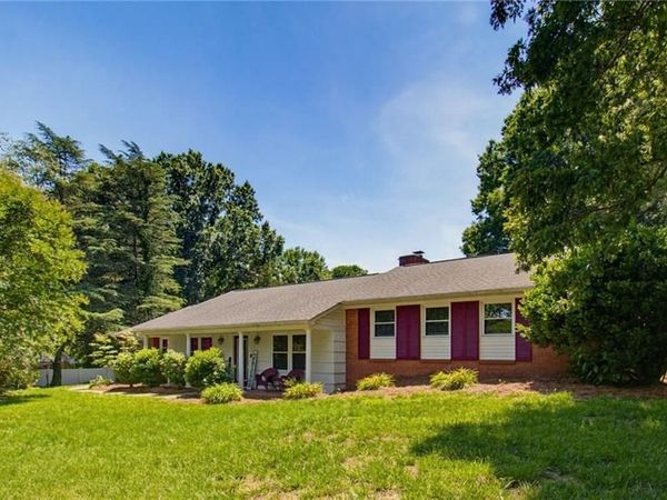 3462 Stimpson Drive, Pfafftown, NC 27040
