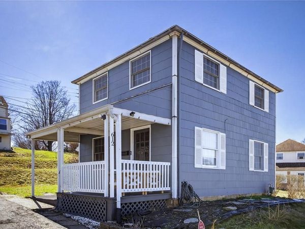 612 Independence Dr , Clairton, PA 15025