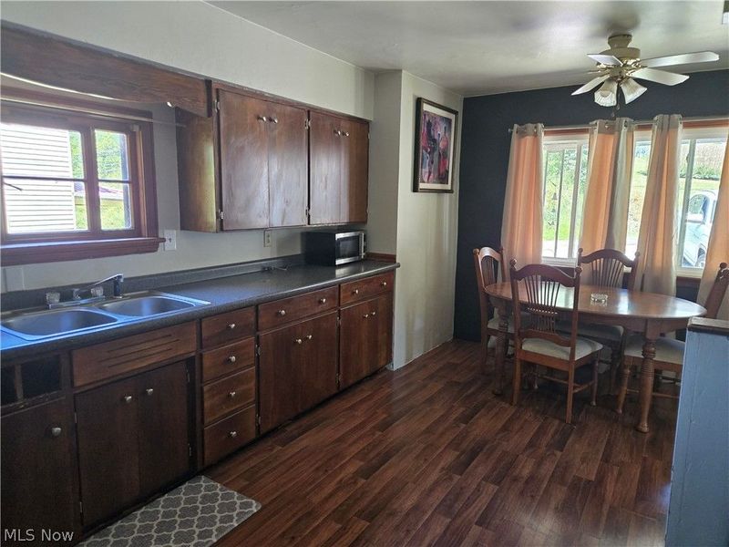 201 Ridgewood Drive , Amsterdam, OH 43903 Photo 6
