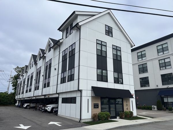 194 Rumford Avenue, Unit 1, Mansfield, MA 02048