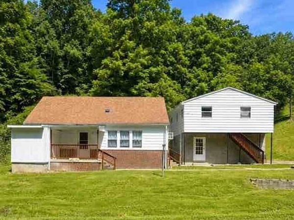 849 Grapevine Road, Huntington, WV 25701