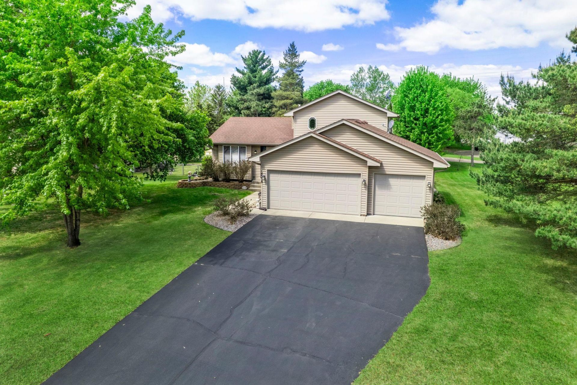 14378 Eagle Street NW, Andover, MN 55304