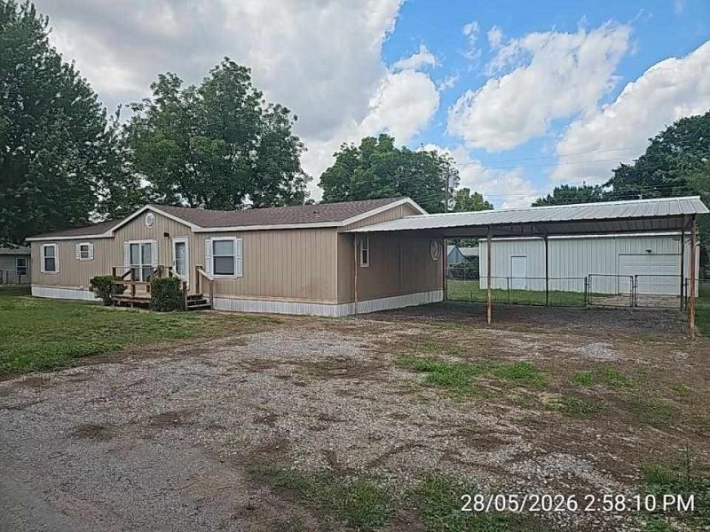 617 E Gregory Ave, Apache, OK 73006 Main Photo