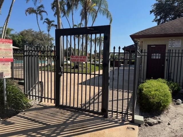 1210 SW 118th Terrace, Davie, FL 33325 Photo