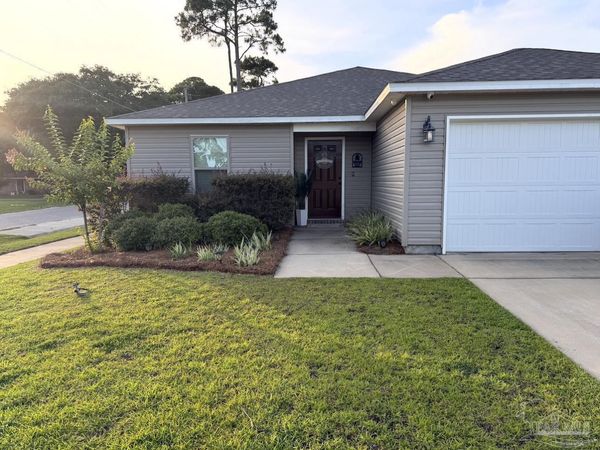 8780 Schooner Ln, Pensacola, FL 32507