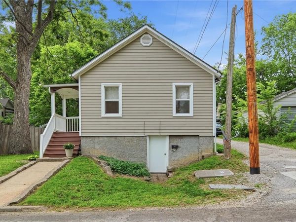 7 N Iron Street, Paola, KS 66071