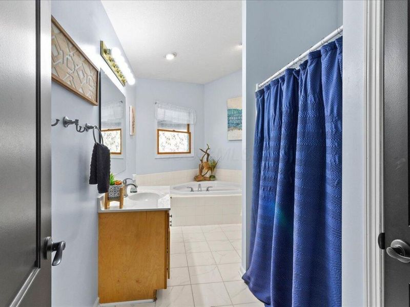 1221 Woodline Drive , Marysville, OH 43040 Photo 9
