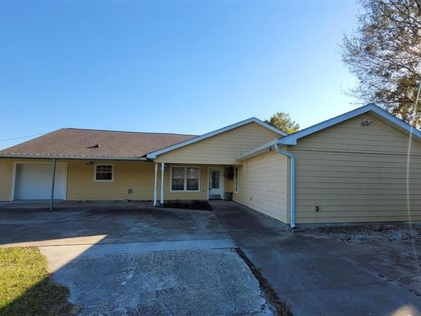 812 E Hwy 90 Highway E, Iowa, LA 70647