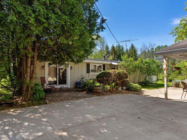 3815 W Twin Ln, Kossuth, WI 54241