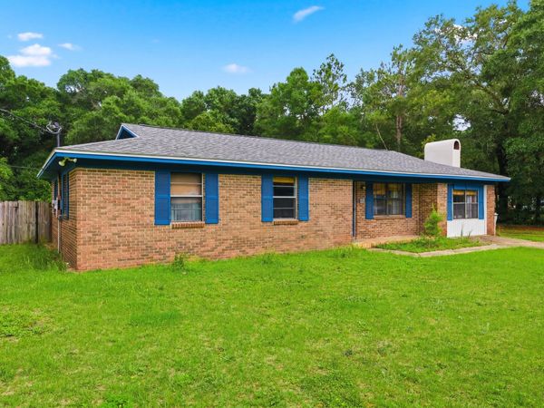 4256 Burbank Drive, Milton, FL 32583