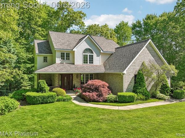 2260 Moorland's View, Oceola Twp, MI 48855