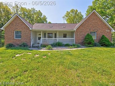 709 Bald Eagle Lake Road, Brandon Twp, MI 48462