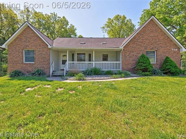 709 Bald Eagle Lake Road, Brandon Twp, MI 48462