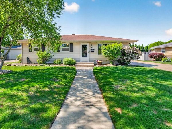 1438 W KIMBERLY AVENUE, Kimberly, WI 54136
