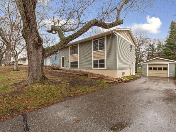1401 Autumn Drive , Faribault, MN 55021