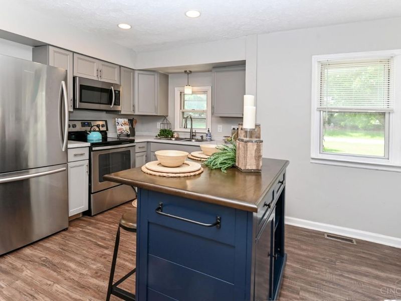 8252 Sibcy Road, Hamilton Twp, OH 45039 Photo 7