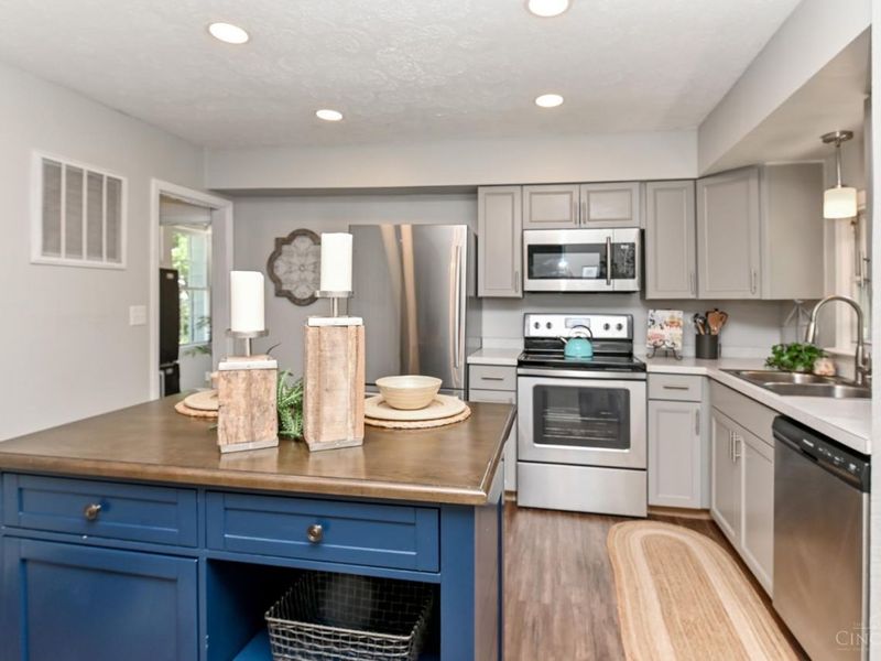 8252 Sibcy Road, Hamilton Twp, OH 45039 Photo 8