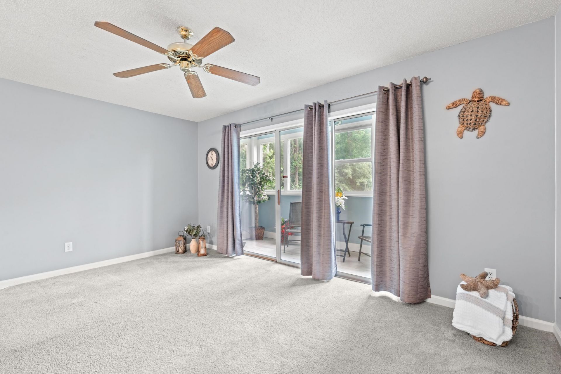 1460 Blue Tree Ct. Photo 10
